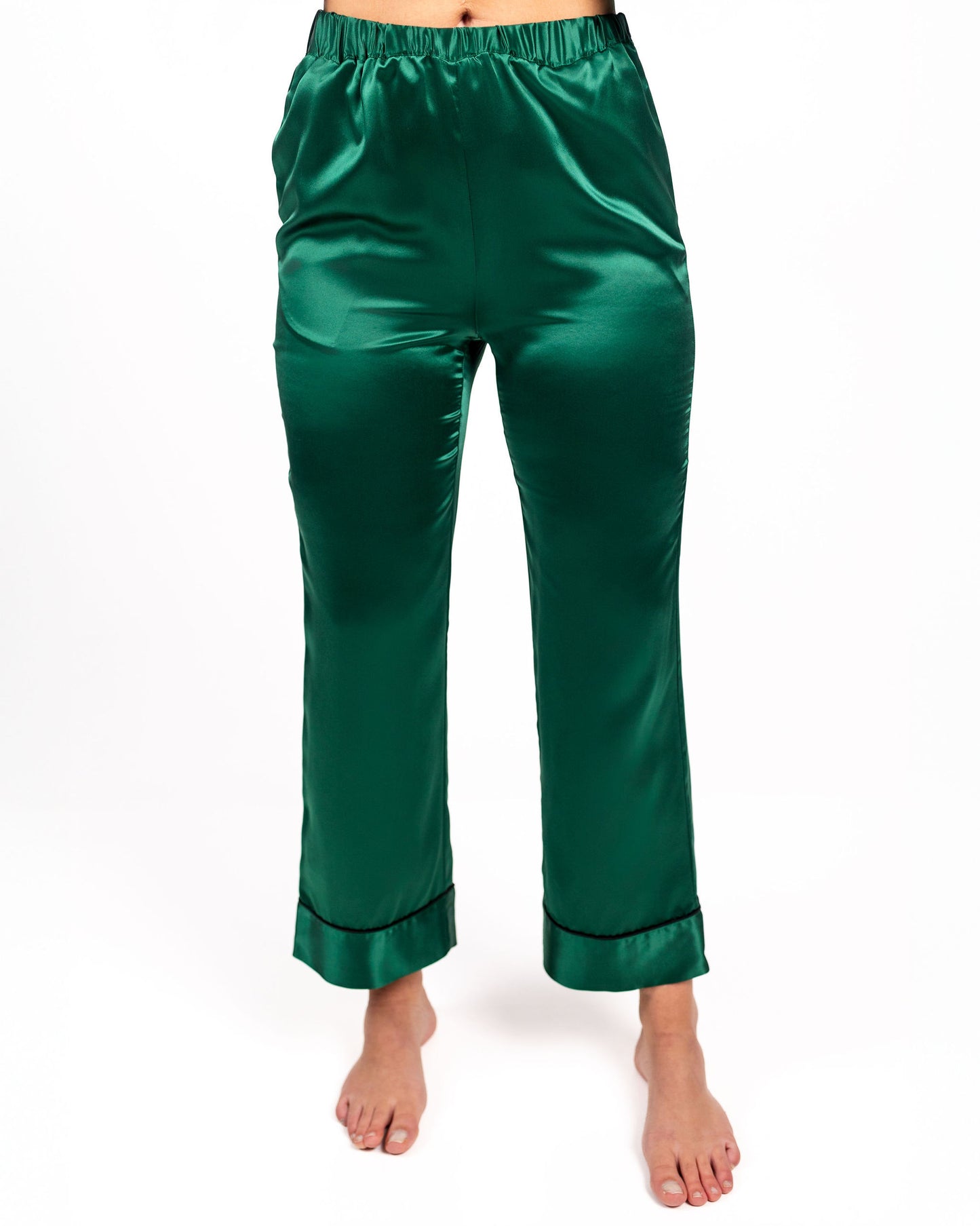 Amara Loungesett Green R6__9217-Edit-Edit_e654cda4-70de-45e6-85bc-3041ca0c0bdb